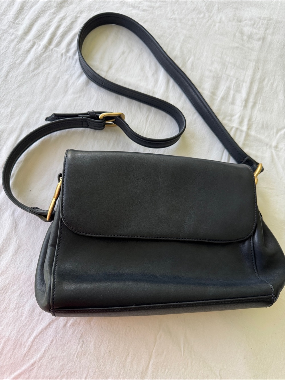 Jeanne Benet Classic Black Leather Crossbody Shoulder Bag 9.5”x8”x3.5”